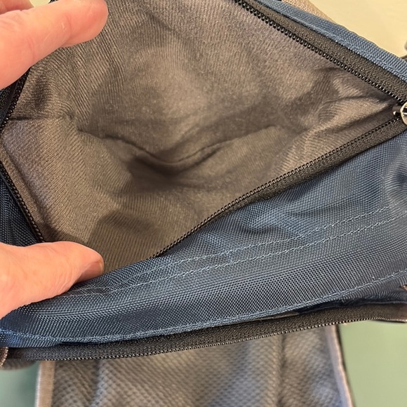 EMS Blue & Gray Nylon Skytop Waist/Shoulder Pack. - Picture 5 of 12